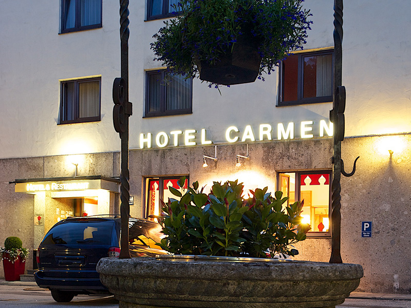 Außenansicht des Hotel Carmen in München