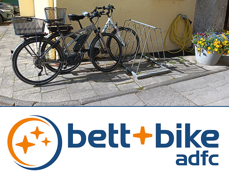 Fahrradständer am Hotel Carmen in München