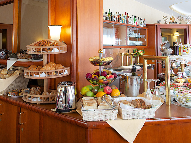 Frühstücksbuffet im Hotel Carmen in München